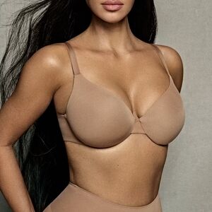 NWT SKIMS Smoothing Intimate Full Coverage Bra, Clay 38C